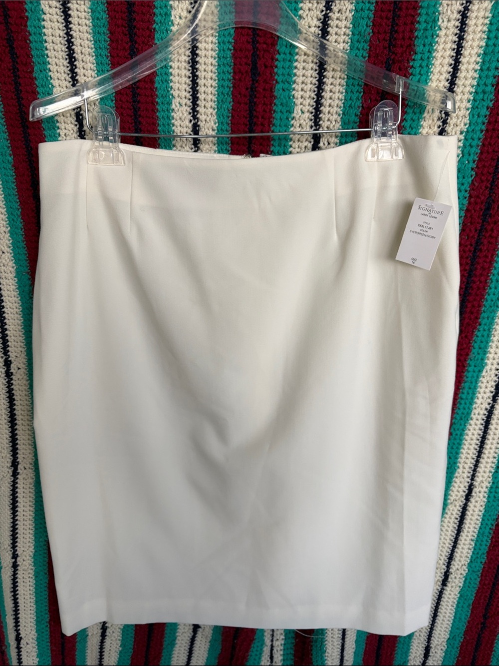 Signature by Larry Levine Cream Pencil skirt, sz 16